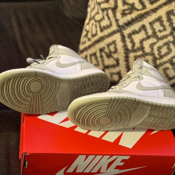 Nike Air Jordan 1 High OG - Seafoam/White size 8.5 women’s - Picture 9 of 10